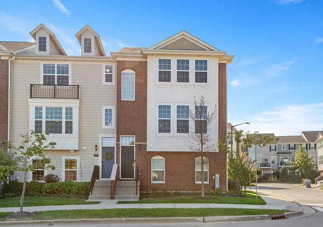 Photo 3 of Townhouse for sale at 27 Bethel Ln, Schaumburg, IL 60194 | MLS# 12783124 | Listing updated on 2026-10-21