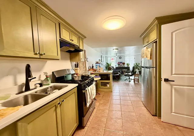Listing Photo 5 - Condo for sale in building located at 2012 W 21st Pl, Chicago, IL 60608