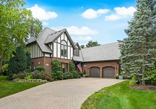 Single family home for sale at 704 Kenmare Dr, Burr Ridge, IL 60527 | MLS# 12783132
