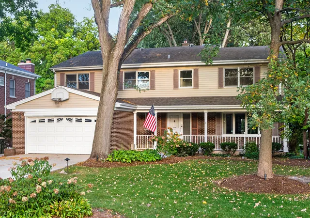 Single family home for sale at 629 N Forrest Ave, Arlington Heights, IL 60004 | MLS# 12783143