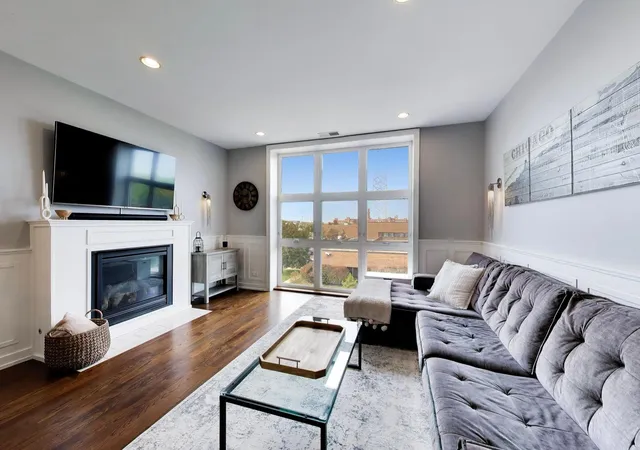 Photo 2 of Condo for sale at 2441 W Belmont Ave #3W, Chicago, IL 60618 | MLS# 12783155 | Listing updated on 2026-10-19