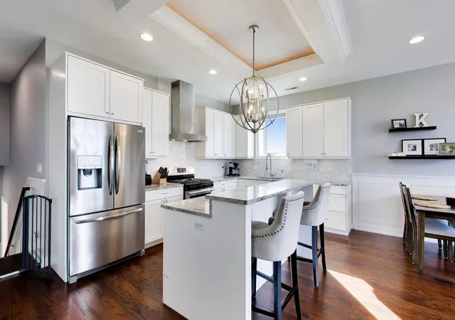 Listing Photo 4 - Condo for sale in building located at 2441 W Belmont Ave, Chicago, IL 60618 - Unit #3W