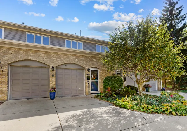 Photo 1 of Townhouse for sale at 23 Rienzi Ln, Highwood, IL 60040 | MLS# 12783212 | Listing updated on 2026-10-21