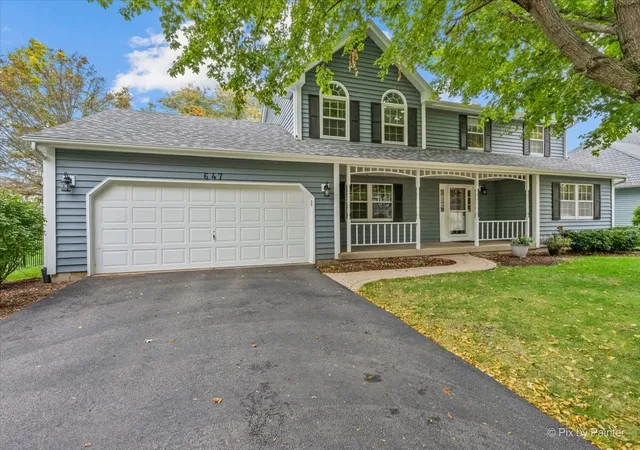 Photo 3 of Single family home for sale at 647 Oakhurst Dr, Naperville, IL 60540 | MLS# 12783214 | Listing updated on 2026-10-21