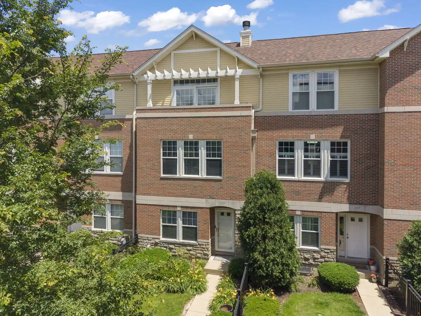 Listing Photo 1 - Condo for sale in 231 N W St located at 231 N W St, Wheaton, IL 60187 - Unit 231 N West St