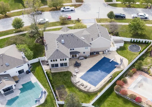 Photo 2 of Single family home for sale at 8930 Golden Pheasant Dr, Tinley Park, IL 60487 | MLS# 12783242 | Listing updated on 2026-10-21