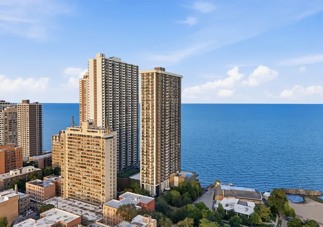 Photo 2 of Condo for sale at 6007 N Sheridan Rd #6H, Chicago, IL 60660 | MLS# 12783272 | Listing updated on 2026-10-18