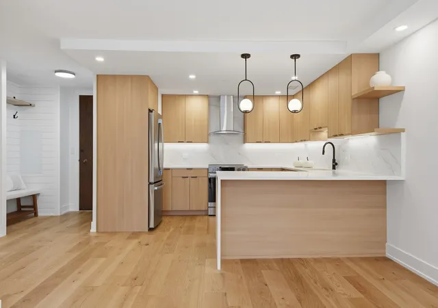 Photo 3 of Condo for sale at 6007 N Sheridan Rd #6H, Chicago, IL 60660 | MLS# 12783272 | Listing updated on 2026-10-18