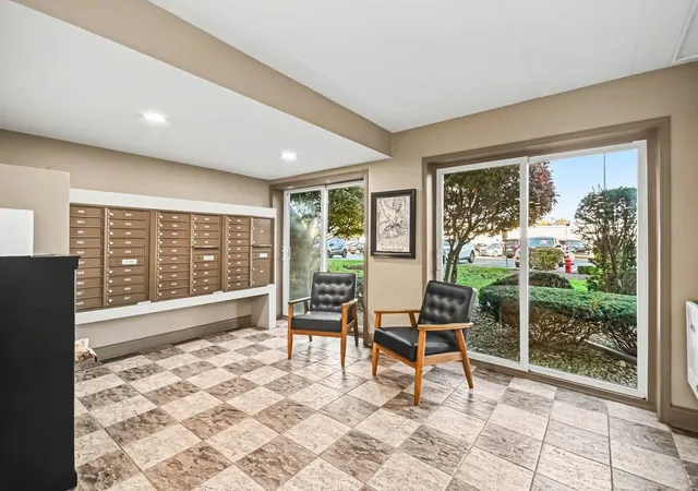 Photo 4 of Condo for sale at 2900 Maple Ave #20-E, Downers Grove, IL 60515 | MLS# 12783311 | Listing updated on 2026-10-27