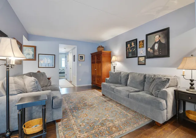 Listing Photo 5 - Condo for sale in building located at 6719 White Tail Ln, Tinley Park, IL 60477 - Unit #1E
