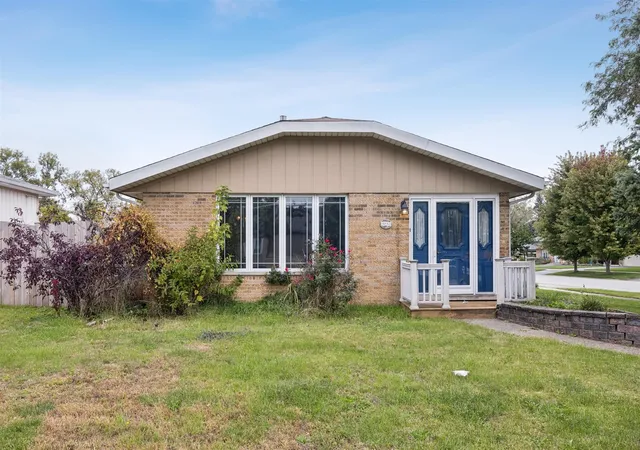 Photo 1 of Single family home for sale at 5032 137th Street, Crestwood, IL 60418 | MLS# 12783355 | Listing updated on 2026-10-24