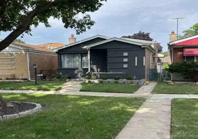 Photo 2 of Single family home for sale at 8252 S Michigan Ave, Chicago, IL 60619 | MLS# 12783365 | Listing updated on 2026-10-12