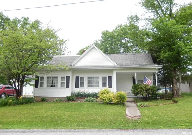 Photo 2 of Single family home for sale at 303 S Orange St, Jonesboro, IL 62952 | MLS# 12783384 | Listing updated on 2026-10-20