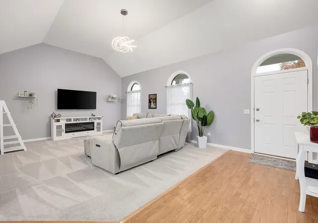 Photo 3 of Single family home for sale at 505 Freemont St, Yorkville, IL 60560 | MLS# 12783395 | Listing updated on 2026-10-22