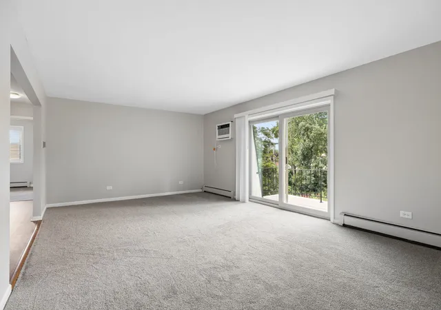 Listing Photo 4 - Condo for sale in building located at 201 N President St, Wheaton, IL 60187 - Unit #3C