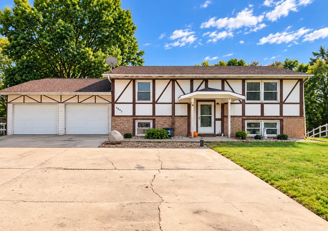 Listing Photo 1 - Condo for sale in building located at 4407 W Lincolnway, Sterling, IL 61081