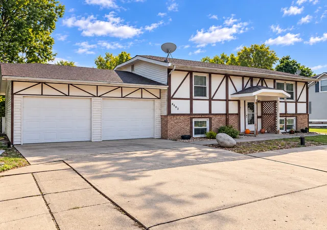 Listing Photo 2 - Condo for sale in building located at 4407 W Lincolnway, Sterling, IL 61081