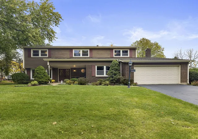 Single family home for sale at 983 Bosworthfield Rd, Barrington, IL 60010 | MLS# 12783399