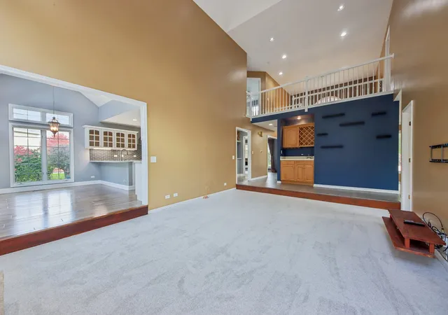 Photo 4 of Single family home for sale at 721 Goldenrod Ct, Crystal Lake, IL 60014 | MLS# 12783405 | Listing updated on 2026-10-29