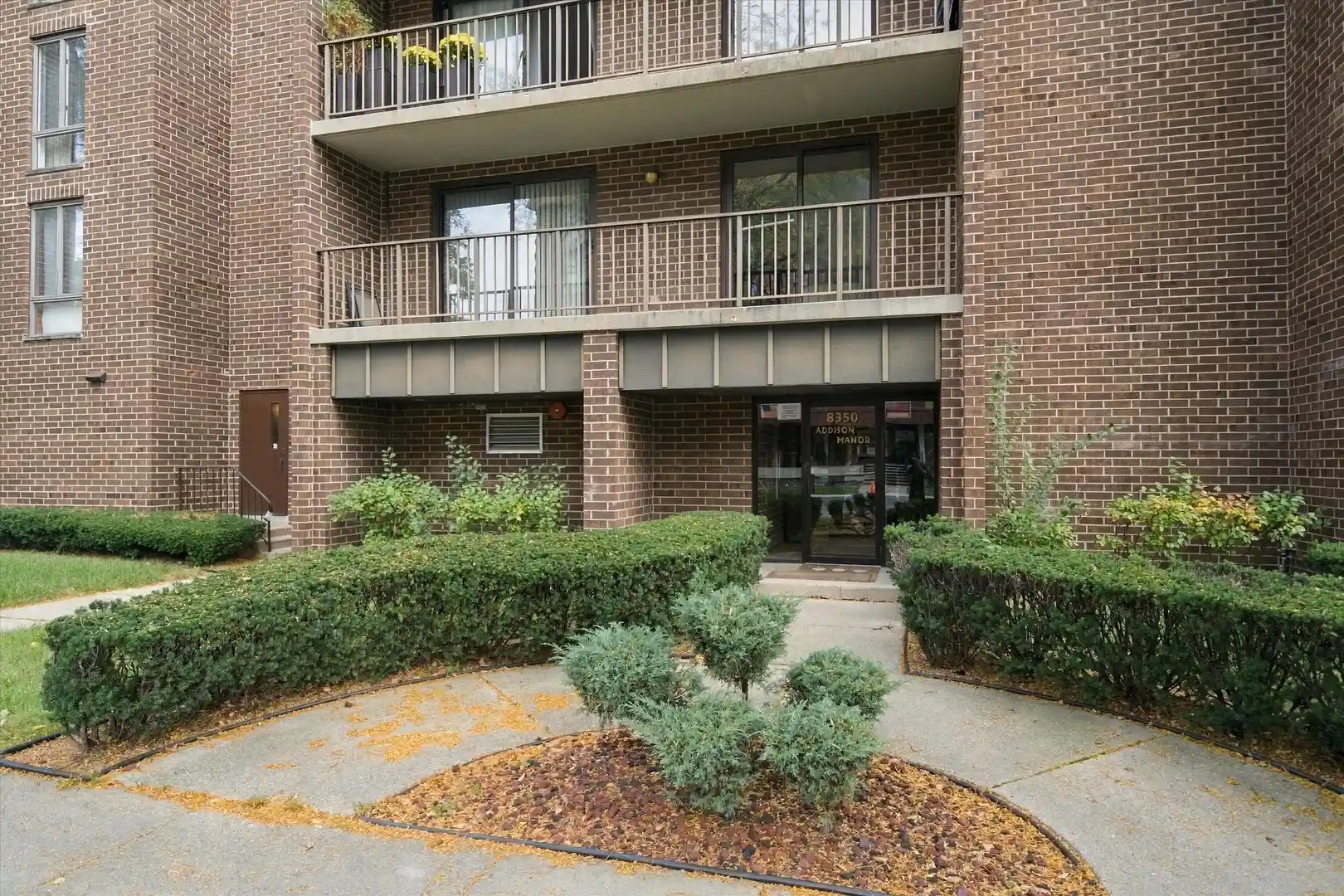 Listing Photo 2 - Condo for sale in 8350 W Addison St located at 8350 W Addison St, Chicago, IL 60634 - Unit #106