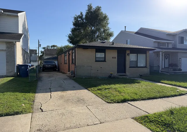 Photo 2 of Single family home for sale at 2829 139th Street, Blue Island, IL 60406 | MLS# 12783438 | Listing updated on 2026-10-22