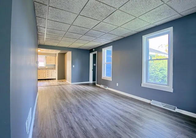 Photo 3 of Single family home for sale at 204 Penn St, Streator, IL 61364 | MLS# 12783454 | Listing updated on 2026-10-21