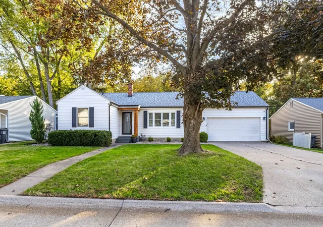Photo 2 of Single family home for sale at 3202 15th St A St, Moline, IL 61265 | MLS# 12783457 | Listing updated on 2026-10-28