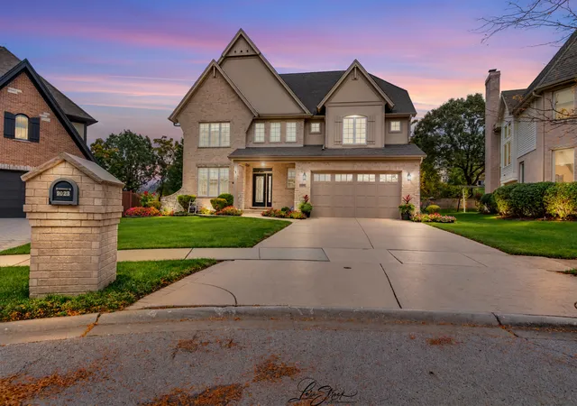 Photo 3 of Single family home for sale at 9023 Park Hl Ct, Hickory Hills, IL 60457 | MLS# 12783464 | Listing updated on 2026-10-21