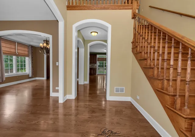 Photo 3 of Single family home for sale at 9023 Park Hl Ct, Hickory Hills, IL 60457 | MLS# 12783464 | Listing updated on 2026-10-21