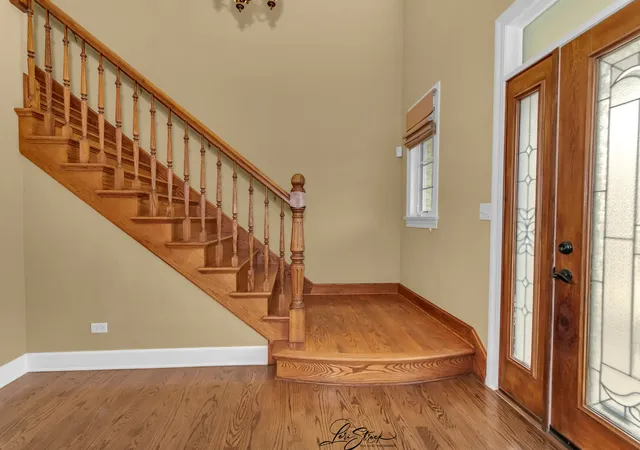 Photo 4 of Single family home for sale at 9023 Park Hl Ct, Hickory Hills, IL 60457 | MLS# 12783464 | Listing updated on 2026-10-21