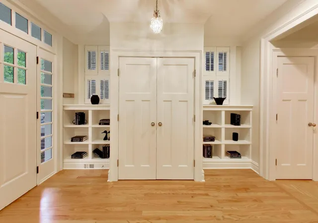Photo 2 of Single family home for sale at 5331 N Magnolia Ave, Chicago, IL 60640 | MLS# 12783475 | Listing updated on 2026-10-27