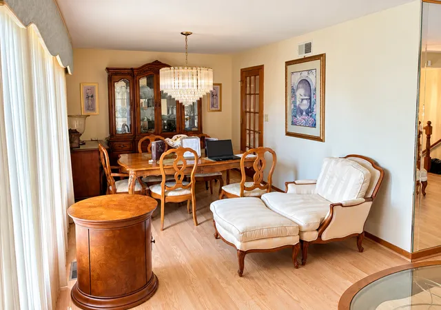 Photo 2 of Single family home for sale at 521 King Arthur Way, Bolingbrook, IL 60440 | MLS# 12783487 | Listing updated on 2026-10-20
