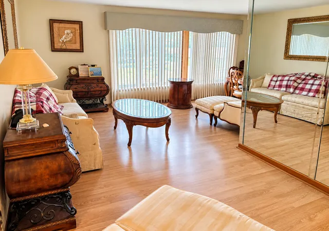 Photo 3 of Single family home for sale at 521 King Arthur Way, Bolingbrook, IL 60440 | MLS# 12783487 | Listing updated on 2026-10-20