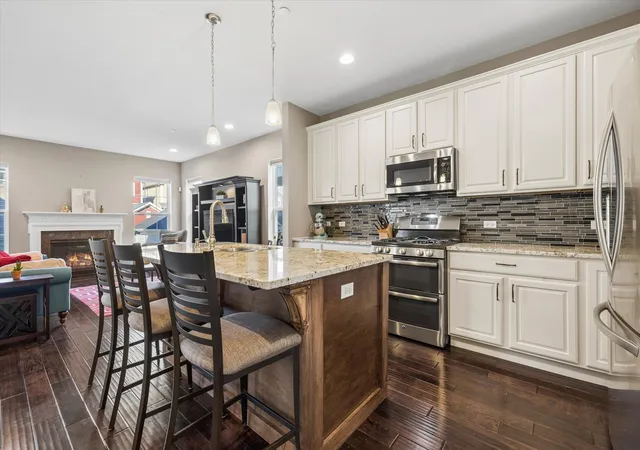 Photo 4 of Single family home for sale at 26 N Dryden Pl, Arlington Heights, IL 60004 | MLS# 12783539 | Listing updated on 2026-10-21