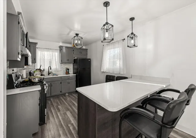 Photo 4 of Single family home for sale at 328 Blackhawk Dr, Park Forest, IL 60466 | MLS# 12783545 | Listing updated on 2026-10-20