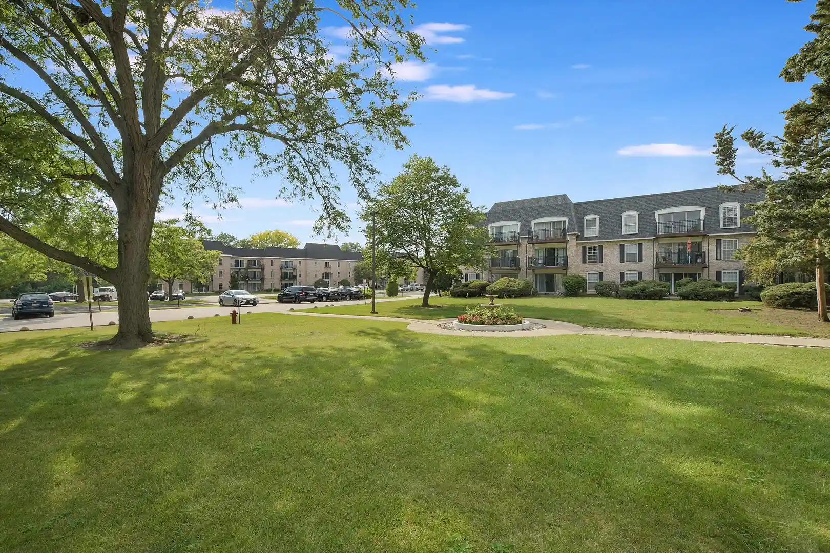 Listing Photo 1 - Condo for sale in 5200 Carriageway Dr located at 5200 Carriageway Dr, Rolling Meadows, IL 60008 - Unit #210