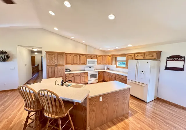 Photo 3 of Sale Pending at 1812 White Pines Dr, Dixon, IL 61021 | MLS# 12783548 | Listing updated on 2026-10-17