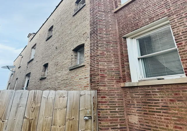 Listing Photo 4 - Condo for sale in building located at 4818 W Fletcher St, Chicago, IL 60641