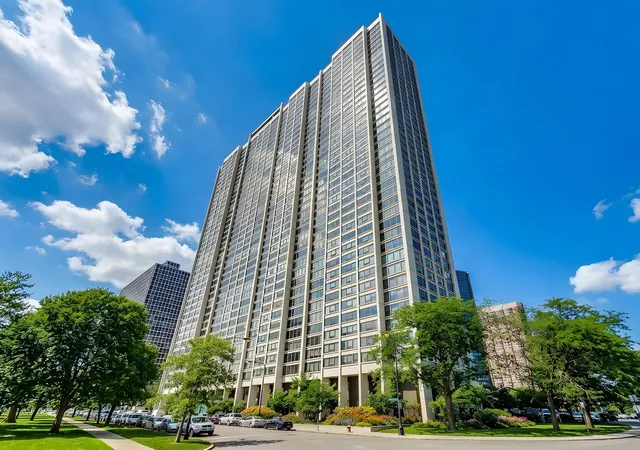 2800 N Lake Shore Dr, 2800 N Lake Shore Dr, Chicago, IL 60657
