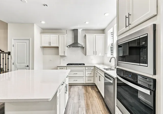 Photo 3 of Townhouse for sale at 2812 Preserve Cir #09002, Aurora, IL 60502 | MLS# 12783602 | Listing updated on 2026-10-12
