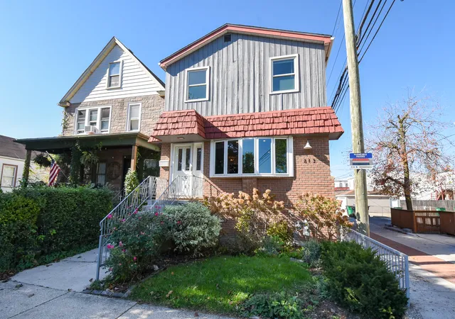 Photo 1 of Single family home for sale at 813 Thomas Ave, Forest Park, IL 60130 | MLS# 12783610 | Listing updated on 2026-10-29