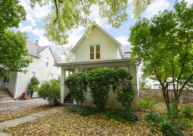 Photo 1 of Single family home for sale at 810 Belleforte Ave, Oak Park, IL 60302 | MLS# 12783618 | Listing updated on 2026-10-20
