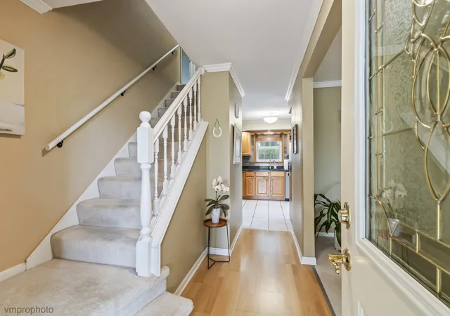 Photo 3 of Single family home for sale at 1108 S Cherrywood Dr, Mount Prospect, IL 60056 | MLS# 12783630 | Listing updated on 2026-10-22