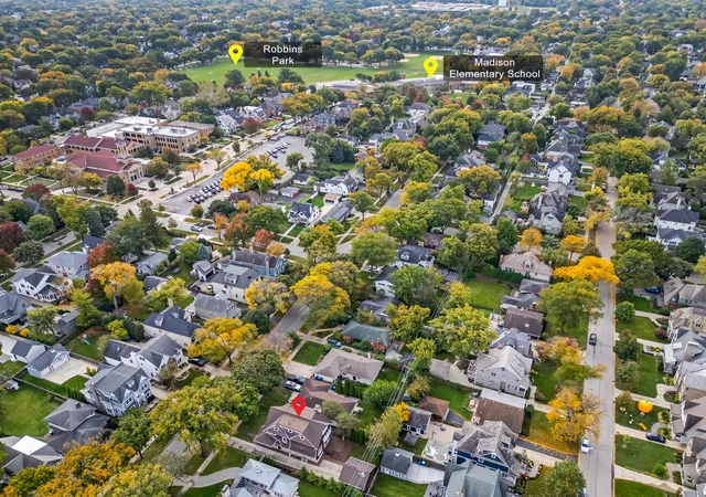 Photo 2 of Single family home for sale at 210 S Madison St, Hinsdale, IL 60521 | MLS# 12783638 | Listing updated on 2026-10-27