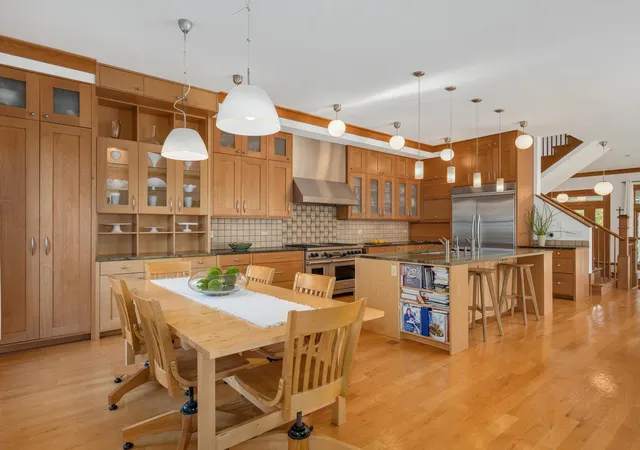 Photo 4 of Single family home for sale at 210 S Madison St, Hinsdale, IL 60521 | MLS# 12783638 | Listing updated on 2026-10-27
