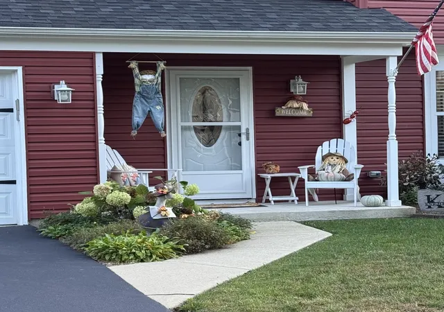 Photo 4 of Single family home for sale at 55 S Windsor Pl, Mundelein, IL 60060 | MLS# 12783643 | Listing updated on 2026-10-21