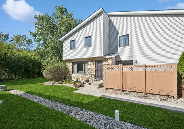 Condo for sale at 627 Northgate Rd, New Lenox, IL 60451 | MLS# 12783651