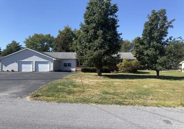 Single family home for sale at 7207 Koester Rd, Marion, IL 62959 | MLS# 12783658