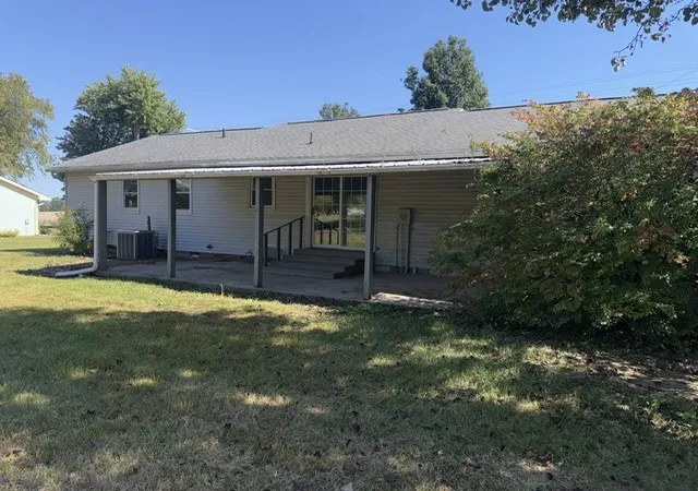 Photo 4 of Single family home for sale at 7207 Koester Rd, Marion, IL 62959 | MLS# 12783658 | Listing updated on 2026-10-18