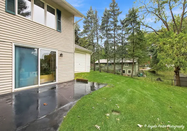 Photo 3 of Single family home for sale at 8510 Coral Rd, Wonder Lake, IL 60097 | MLS# 12783670 | Listing updated on 2026-10-20